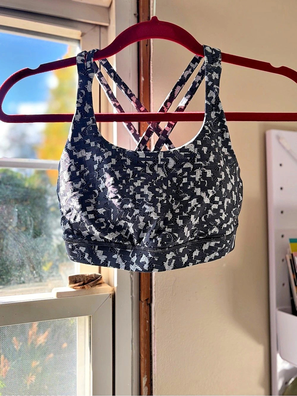 lululemon Free to Be Bra (Wild) ) Printed Athletic Crop Top size 4